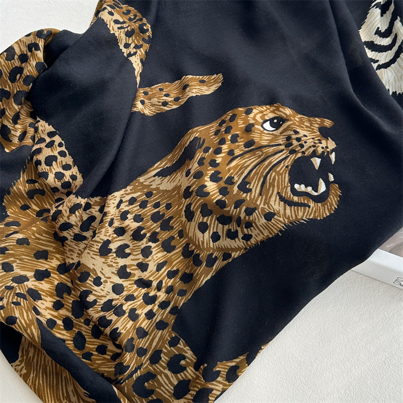 Aslan Desenli Püsküllü Kaşmir  - Winter Clothing Hong Kong incelemesi ve fiyatı
